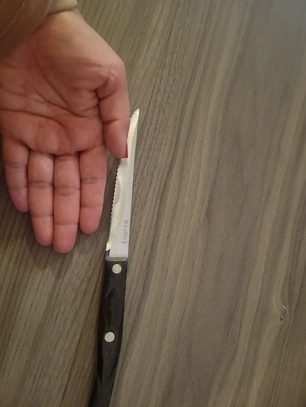 Cutco Black Serrated Grooming Knife